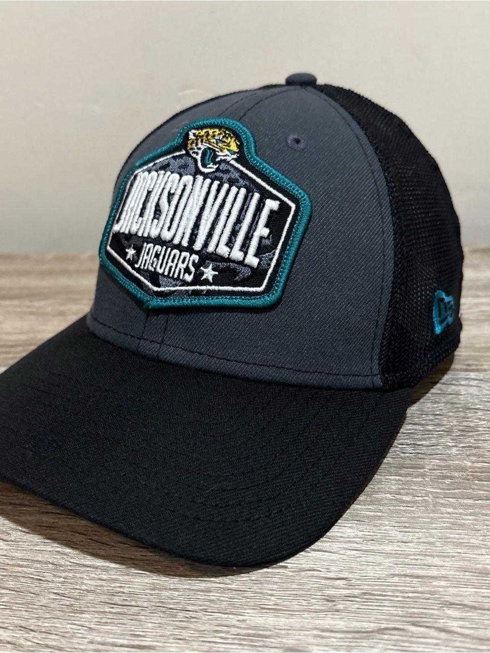 New Era 39THIRTY 2021 Draft Jacksonville Jaguars Flex Fit Trucker Hat Size M/L